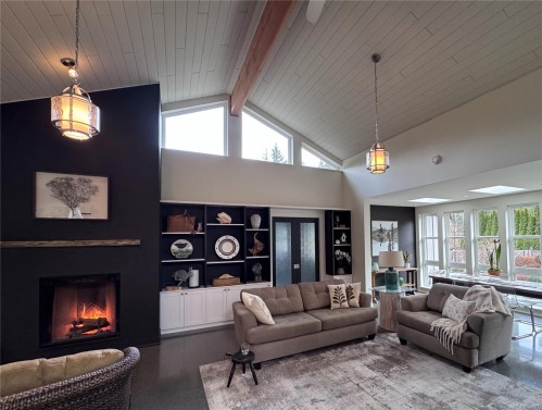 3881 Charlton Dr, Qualicum Beach, BC 