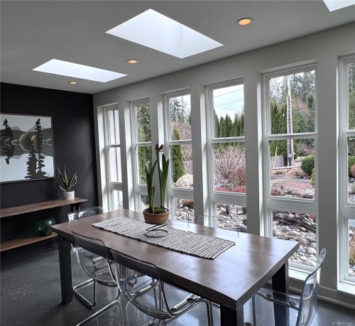3881 Charlton Dr, Qualicum Beach, BC 