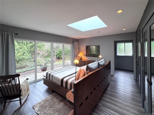 3881 Charlton Dr, Qualicum Beach, BC 