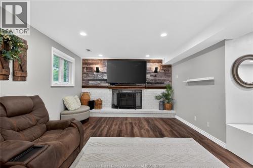 8492 Jerome, Windsor, ON - Indoor Photo Showing Other Room