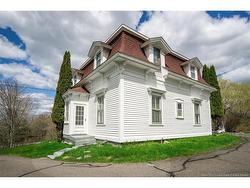 697 Bay ST  Saint John, NB E2M 7L6