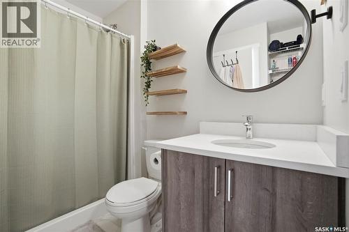 336 Mcfaull Crescent, Saskatoon, SK - Indoor Photo Showing Bathroom