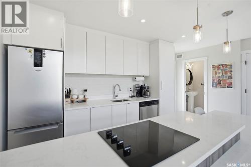 336 Mcfaull Crescent, Saskatoon, SK - Indoor Photo Showing Kitchen With Upgraded Kitchen