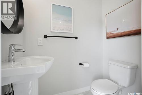 336 Mcfaull Crescent, Saskatoon, SK - Indoor Photo Showing Bathroom