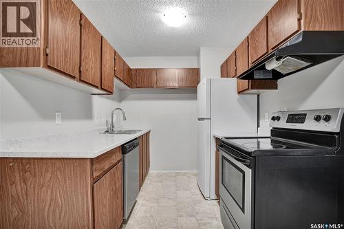 308 311 Tait Crescent, Saskatoon, SK - Indoor Photo Showing Kitchen