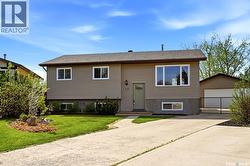 834 ERB BAY  Regina, SK S4N 7B1