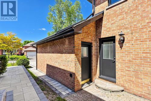 1002 Riverview Crescent, Pickering, ON - Outdoor With Exterior