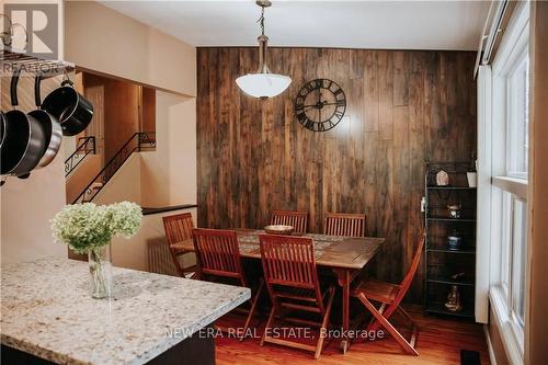 1 Vera Court, Hamilton, ON - Indoor Photo Showing Dining Room