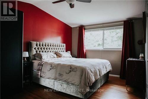 1 Vera Court, Hamilton, ON - Indoor Photo Showing Bedroom