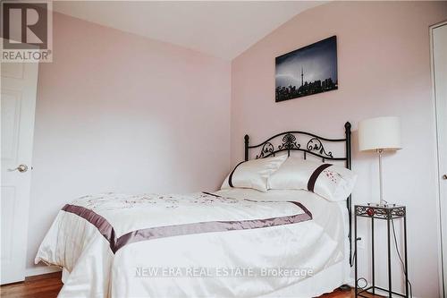 1 Vera Court, Hamilton, ON - Indoor Photo Showing Bedroom