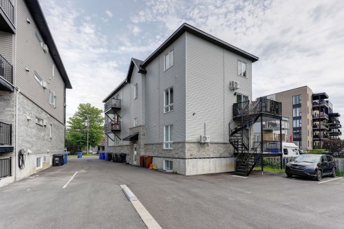Parking - 2-271 Rue Notre-Dame, Charlemagne, QC - Outdoor