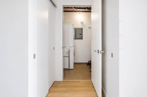 Laundry - 2201-350 Boul. De Maisonneuve O., Montréal (Ville-Marie), QC - Indoor Photo Showing Other Room