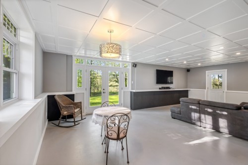 Salle familiale - 600 Ch. Lakeside, Lac-Brome, QC 