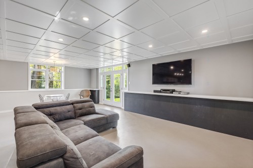 Salle familiale - 600 Ch. Lakeside, Lac-Brome, QC 
