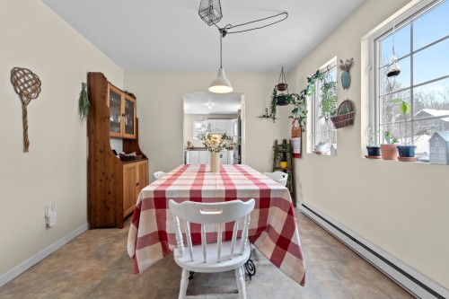 Salle à manger - 219 Ch. De Ste-Marguerite, Sainte-Marguerite-Du-Lac-Masson, QC - Indoor Photo Showing Dining Room