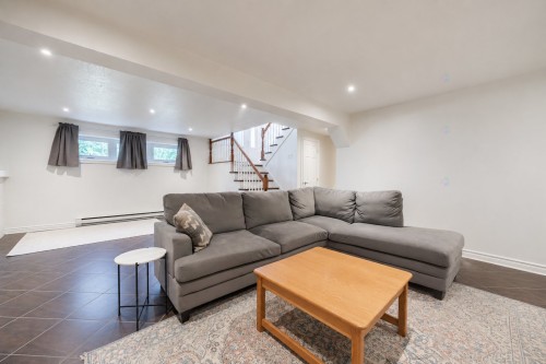 Basement - 14 Rue Dragon, Kirkland, QC - Indoor Photo Showing Living Room