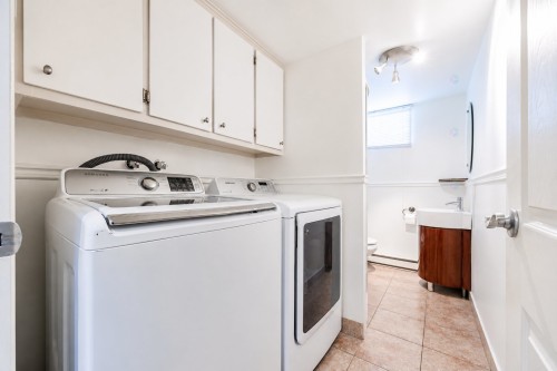 Laundry - 14 Rue Dragon, Kirkland, QC - Indoor Photo Showing Laundry Room