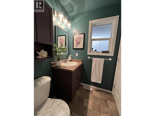 7 4620 E 52 Avenue, Fort Nelson, BC - Indoor