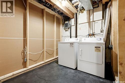 127 Mackenzie Way, Regina, SK - Indoor Photo Showing Laundry Room