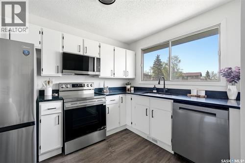 127 Mackenzie Way, Regina, SK - Indoor Photo Showing Kitchen With Stainless Steel Kitchen