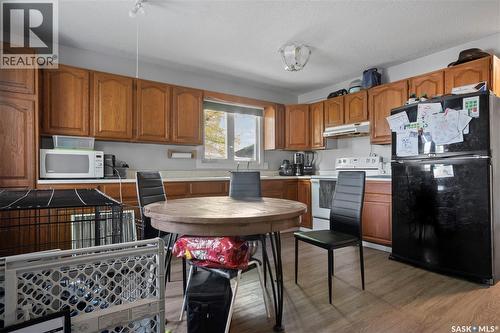 18 Hyland Crescent, Regina, SK - Indoor Photo Showing Kitchen
