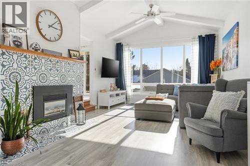 81 Thomson Drive, Waterdown, ON - Indoor Photo Showing Living Room With Fireplace