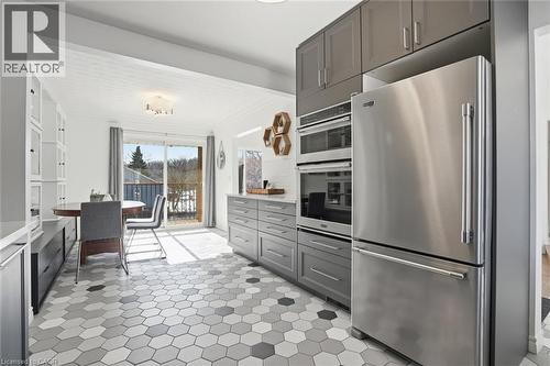 81 Thomson Drive, Waterdown, ON - Indoor Photo Showing Kitchen With Stainless Steel Kitchen
