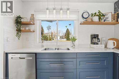81 Thomson Drive, Waterdown, ON - Indoor Photo Showing Kitchen With Double Sink