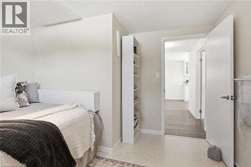 81 Thomson Drive, Waterdown, ON - Indoor Photo Showing Bedroom