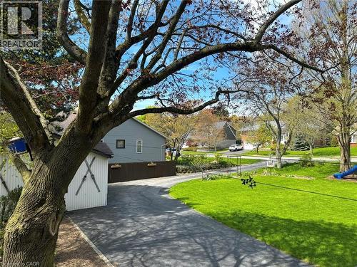 81 Thomson Drive, Waterdown, ON - Outdoor