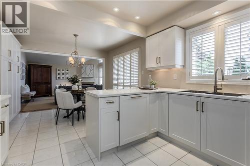 4153 Arbourfield Drive, Burlington, ON - Indoor Photo Showing Kitchen