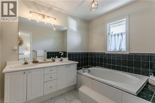 4153 Arbourfield Drive, Burlington, ON - Indoor Photo Showing Bathroom