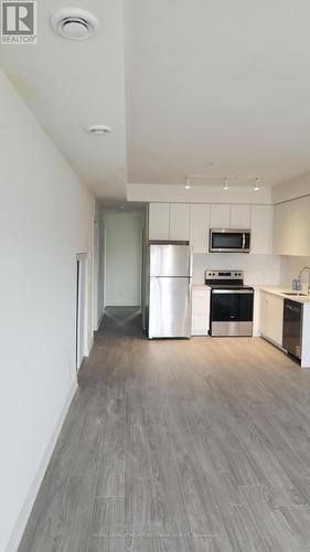 204A - 16 Melbourne Avenue, St. Catharines, ON - Indoor Photo Showing Kitchen
