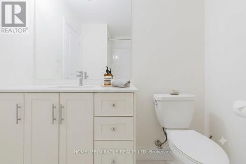 92 - 10 Birmingham Drive, Cambridge, ON - Indoor Photo Showing Bathroom