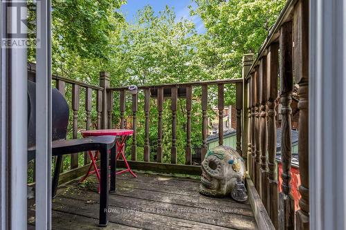 100 Wentworth Street S, Hamilton, ON - Outdoor