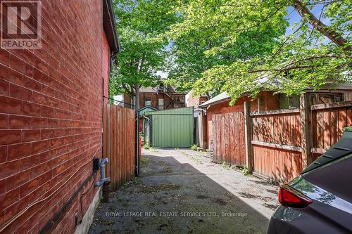 100 Wentworth Street S, Hamilton, ON - Outdoor