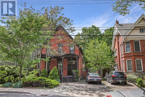 100 Wentworth Street S, Hamilton, ON - Outdoor