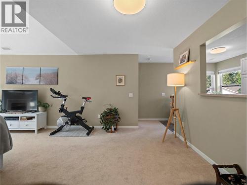 171 17 Street Se Unit# 14, Salmon Arm, BC - Indoor Photo Showing Gym Room