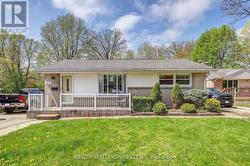 35 THORNCREST CRESCENT London South (South D), ON N6J 1K4