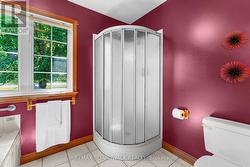 Ample space for a stand alone tub... - 