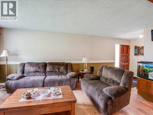 609 201St Avenue, Castlegar, BC - Indoor Photo Showing Living Room