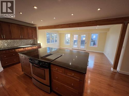4716 Boundary Road, Fort Nelson, BC - Indoor Photo Showing Kitchen