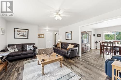 5492 Hwy 620, Wollaston, ON - Indoor Photo Showing Living Room
