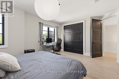 6206 Lucia Drive, Niagara Falls (Stamford), ON - Indoor Photo Showing Bedroom