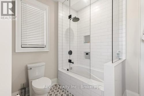 6206 Lucia Drive, Niagara Falls (Stamford), ON - Indoor Photo Showing Bathroom