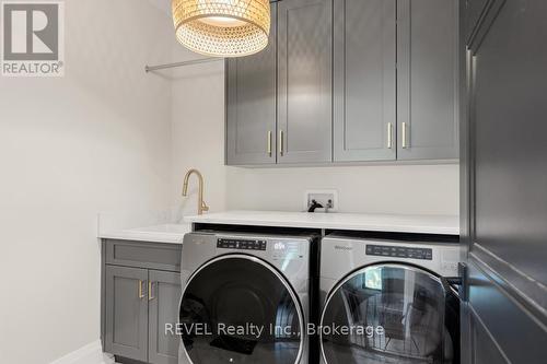 6206 Lucia Drive, Niagara Falls (Stamford), ON - Indoor Photo Showing Laundry Room