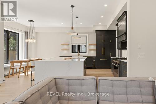 6206 Lucia Drive, Niagara Falls (Stamford), ON - Indoor Photo Showing Kitchen