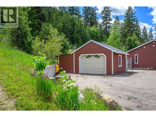 6960 Brewer Road, Coldstream, BC - Outdoor