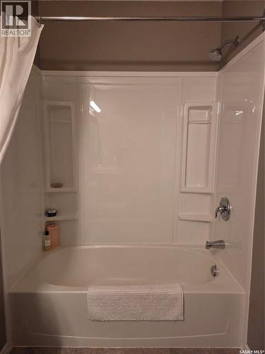 4144 Buckingham Drive E, Regina, SK - Indoor Photo Showing Bathroom