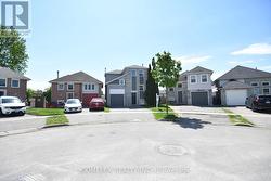 33 BROADLANDS CRESCENT  Clarington, ON L1E 1R2